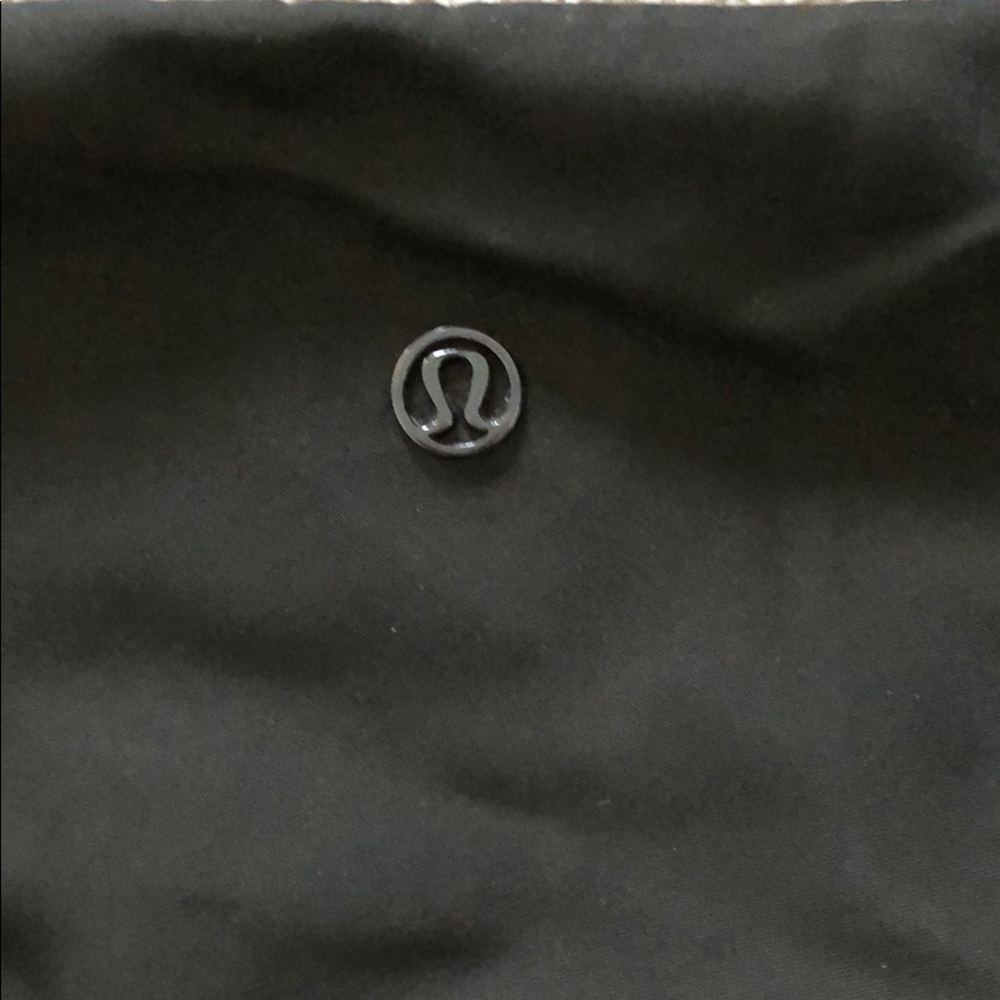 Dark green Lululemon tote